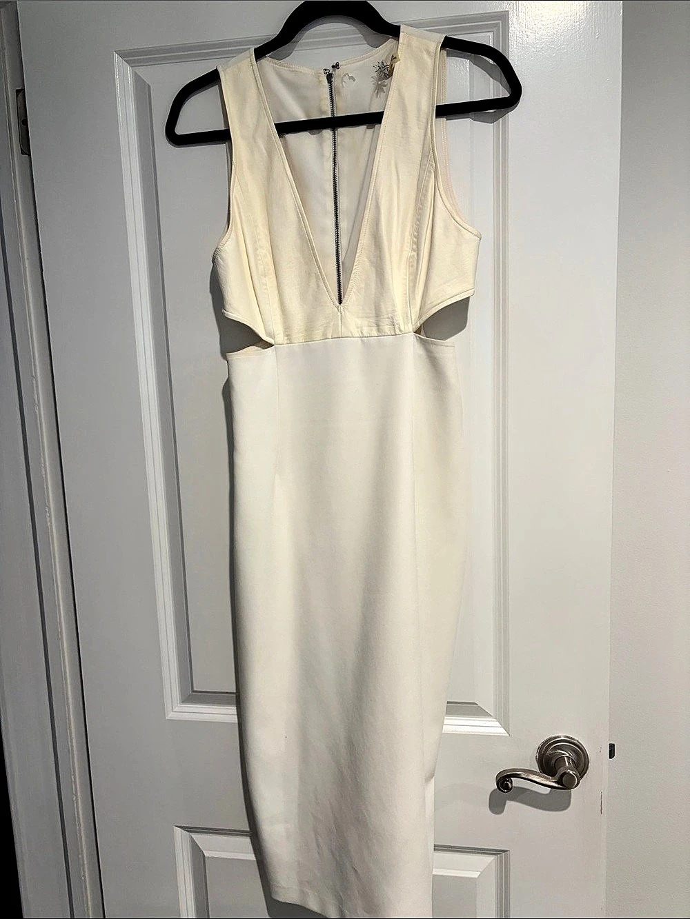 Alice and Olivia leather toWhite Sleeveless midi Dress Like New